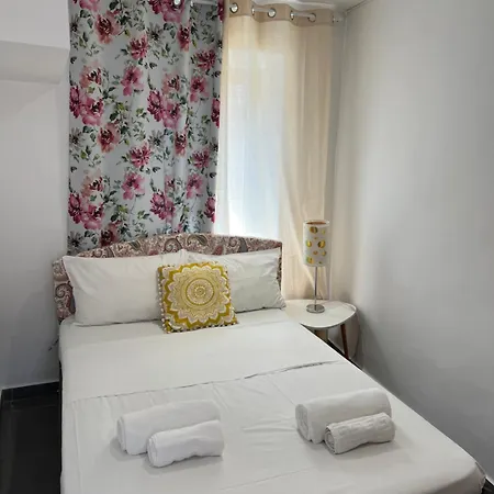 Summer Me - Cute Downtown Corfu (city)